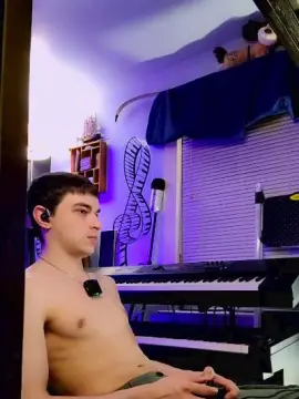 Cam4 Free Live Porn of JacksonLomax