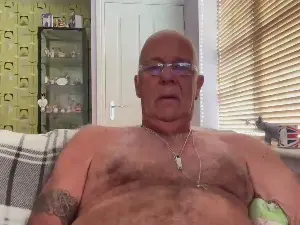 Cam4 Watch Live Sex Cams of The_helmet7