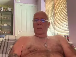 Cam4 Live Sex Cam of The_helmet7