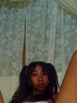 Cam4 Free Live Porn of carolinaG