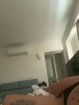 Cam4 Free Live Porn of Andreazorra