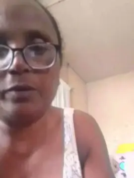Cam4 Free Porn Cam of momsexy_xxx