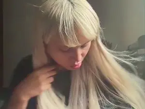 Cam4 Live Sex Cam of frierenhott