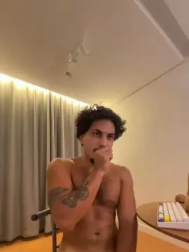 Cam4 Live Porn of hairyshort