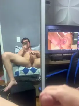 Cam4 Watch Live Sex Cams of Ryanttzzzr5