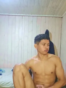 Cam4 Private Sex Chat of Isaack1ng