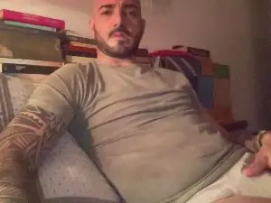 Cam4 Watch Live Sex Cams of alessandromori9