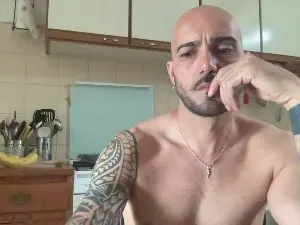 Cam4 Free Porn Cam of alessandromori9