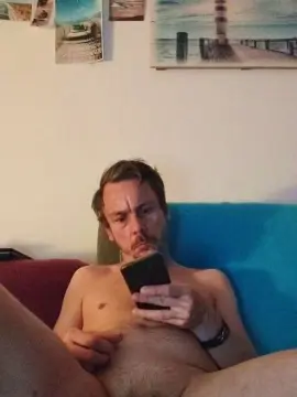 Cam4 Private Sex Chat of larswars1983