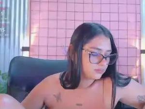 Cam4 Live Porn of mensia_