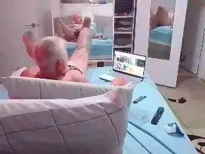 Cam4 Watch Live Sex Cams of handsolo_porn