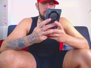 Cam4 Live Porn of sexy_big_man