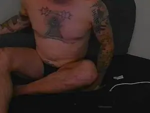 Cam4 Sex Chat of enrikaionut_fun