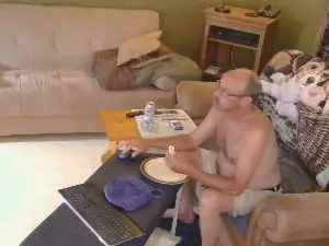 Cam4 Live Porn of mapleman35