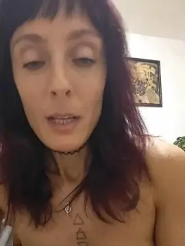 Cam4 Free Live Porn of Caledoniax2