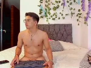 Cam4 Live Porn of school_sexx