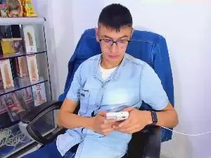 Cam4 Live Sex Cam of alex_gomez