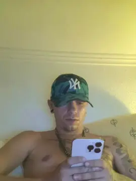 Cam4 Free Live Porn of Big20cmfelipe