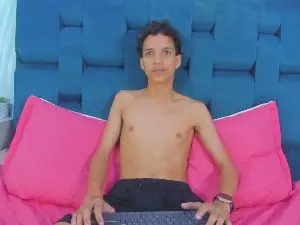 Cam4 Adult Webcam of MidnightKing_