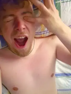 Cam4 Free Live Porn of TwinkXL