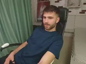 Cam4 Sex Cam of KyloEast