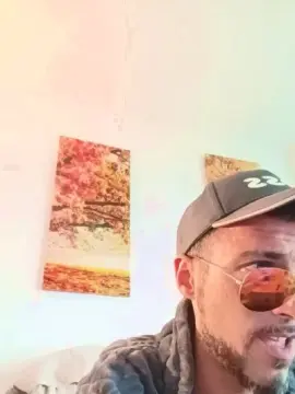 Cam4 Free Live Porn of Pistolon19