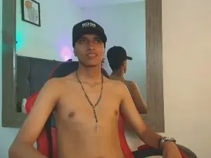 Cam4 Adult Webcam of Alan_Colthon