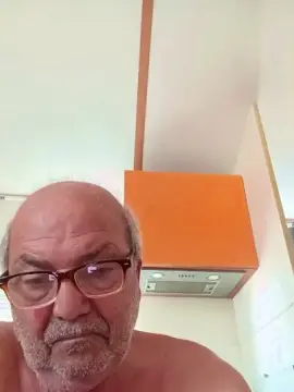 Cam4 Live Porn of minuzzo61