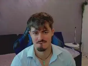 Cam4 Live Sex of greekgod19