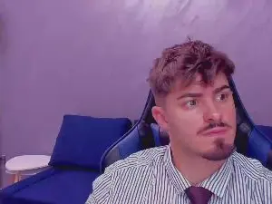 Cam4 Nude Webcam of greekgod19