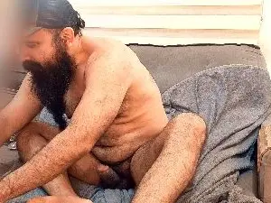 Cam4 Live Sex of BeardedSmoker