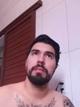 Cam4 Free Live Porn of jhonnysexy69