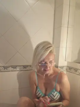 Cam4 Live Sex Cam of Cloe69