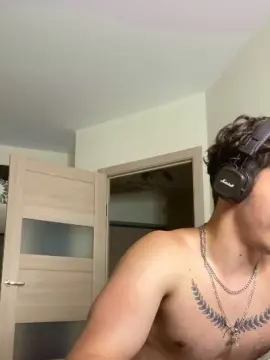 Cam4 Free Live Porn of bravo_maestro
