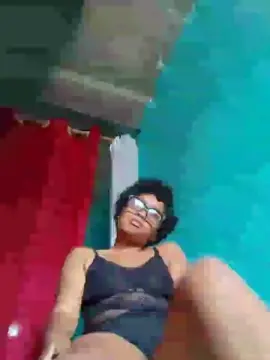 Cam4 Nude Webcam of Mickah_r