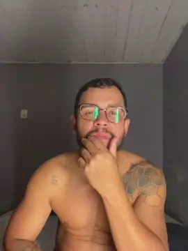 Cam4 Nude Webcam of oliversexy1