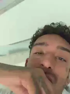 Cam4 Live Sex Cam of Monikate369