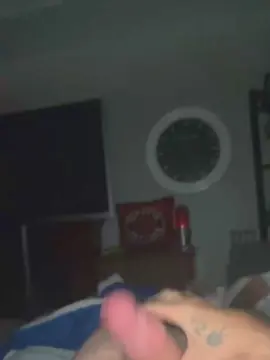 Cam4 Sex Cam of bigwhitecock83