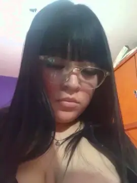 Cam4 Free Live Porn of yamila36
