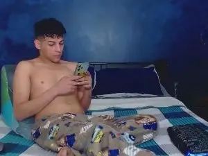 Cam4 Free Porn Cam of ValerioLatin19