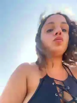 Cam4 Watch Live Sex Cams of Alessiaaa_