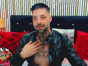 Cam4 Live Porn of TommyDum