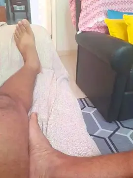 Cam4 Live Porn of Morenodiscret35