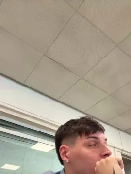 Cam4 Free Porn Cam of ThomasRM98