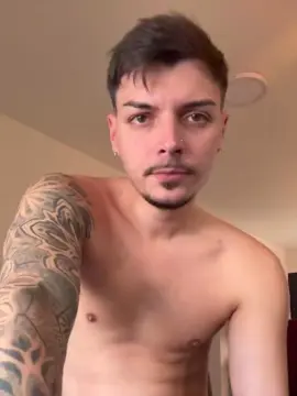 Cam4 Free Live Porn of ThomasRM98