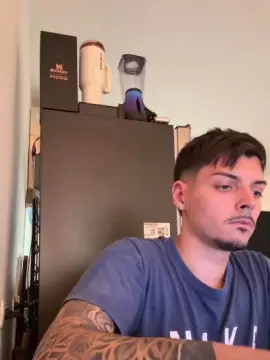 Cam4 Sex Cam of ThomasRM98