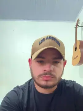 Cam4 Live Sex of victorhneves888