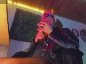 Cam4 Free Live Porn of pablomontiel1