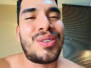 Cam4 Private Sex Chat of Tommy_John