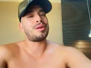Cam4 Free Porn Cam of Tommy_John